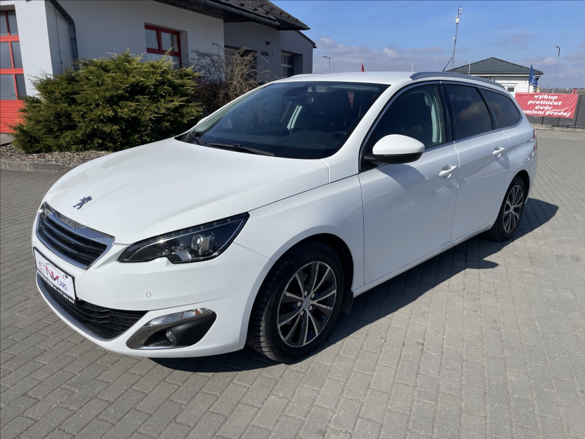 Peugeot 308 1,6 BHDi 88kw Allure LED GPS,