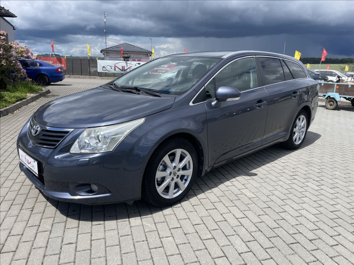 Toyota Avensis 2,0 D-4D 93 kw Klima bez koroz