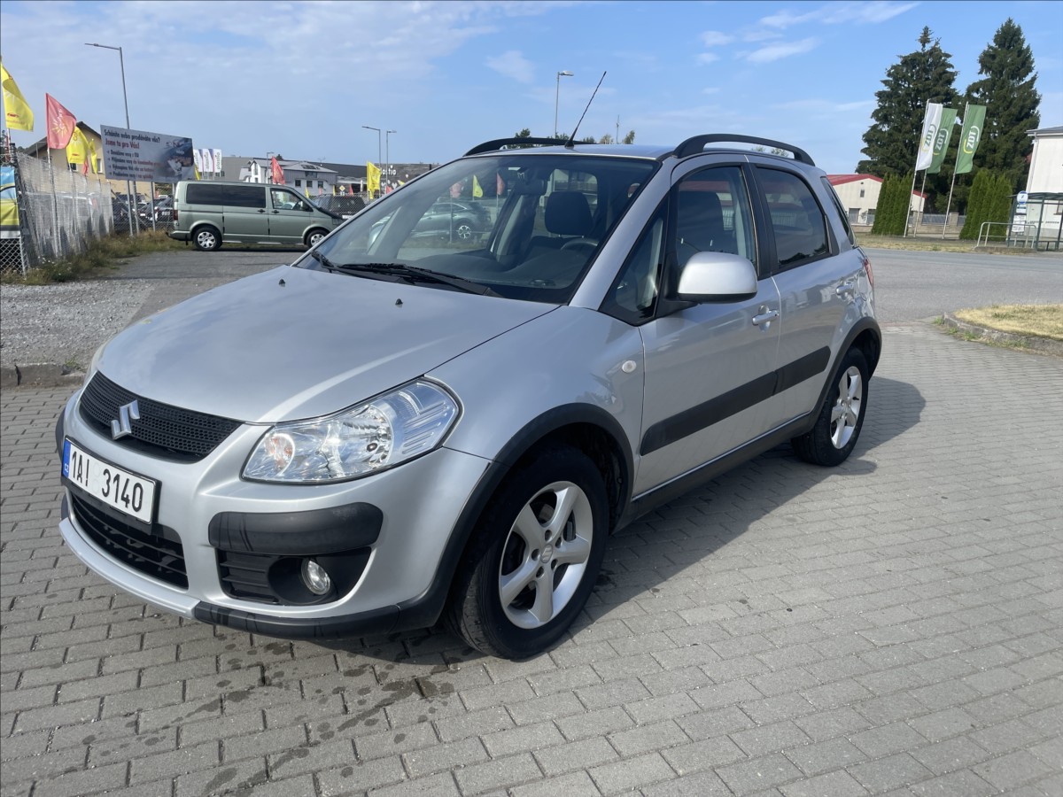 Suzuki SX4 1,6 i 79kw 4x4 KLIMA CZauto 2m
