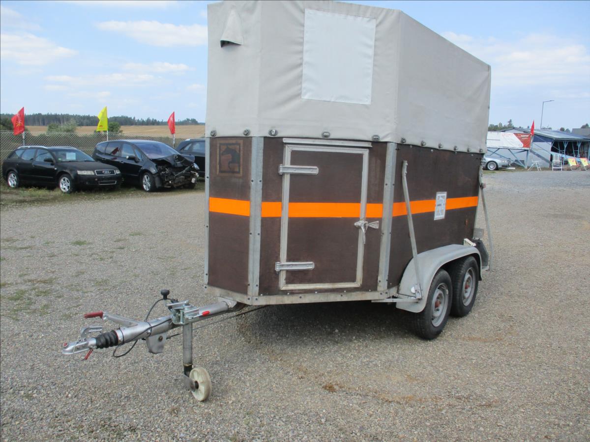 Schwarzmüller vůz pro přepravu 2 koní 1,0