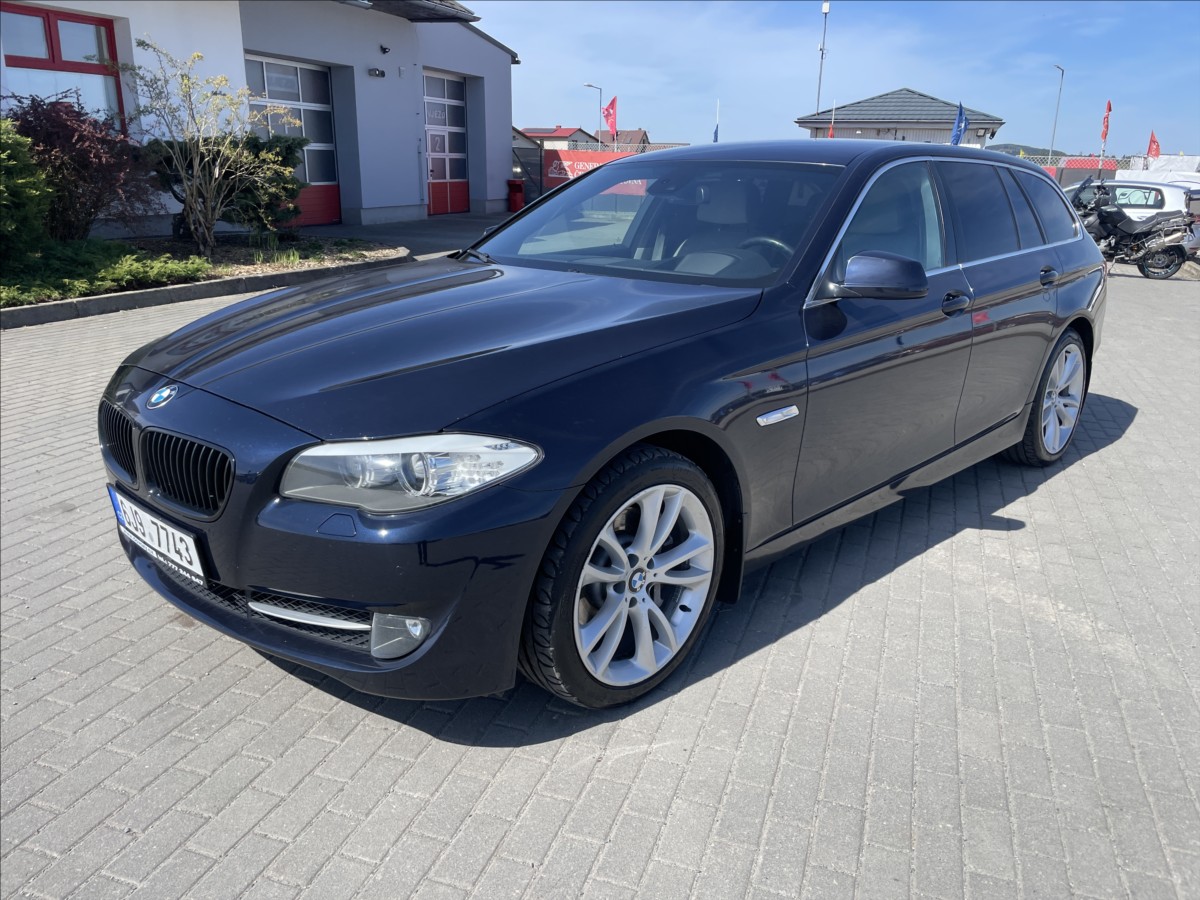 BMW Řada 5 3,0 d 180kw Manuál Luxury 2maj