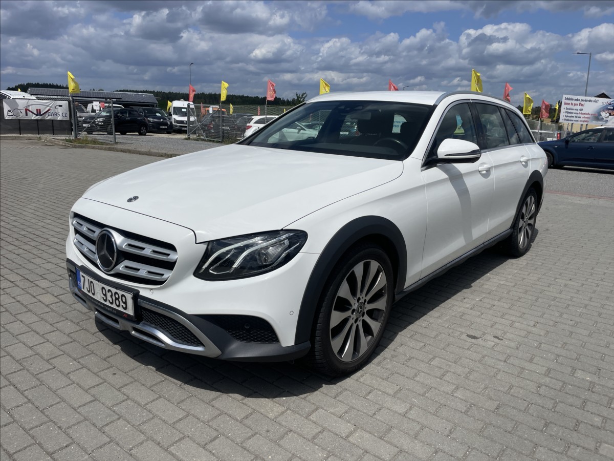 Mercedes-Benz Třídy E 2,0 ALLTERRAIN 4Matic LED HUD
