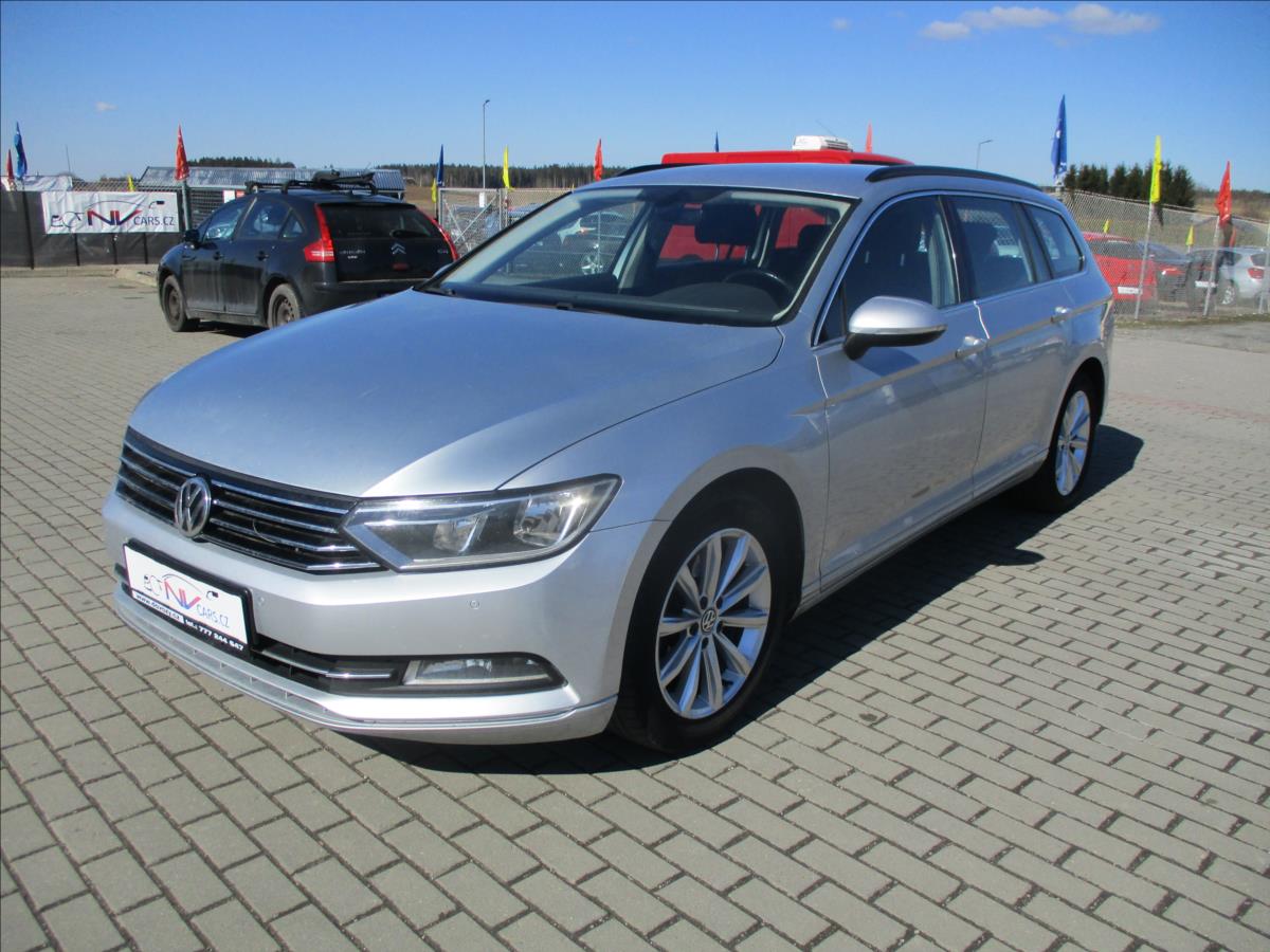 Volkswagen Passat 2,0 TDi 110kw Highline DSG GPS