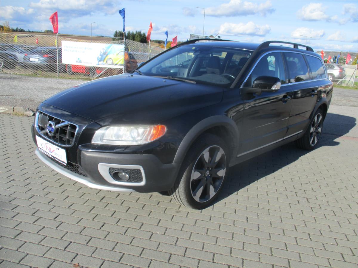 Volvo XC70 2,4 D5 SUMMUM AWD Radar Xenon