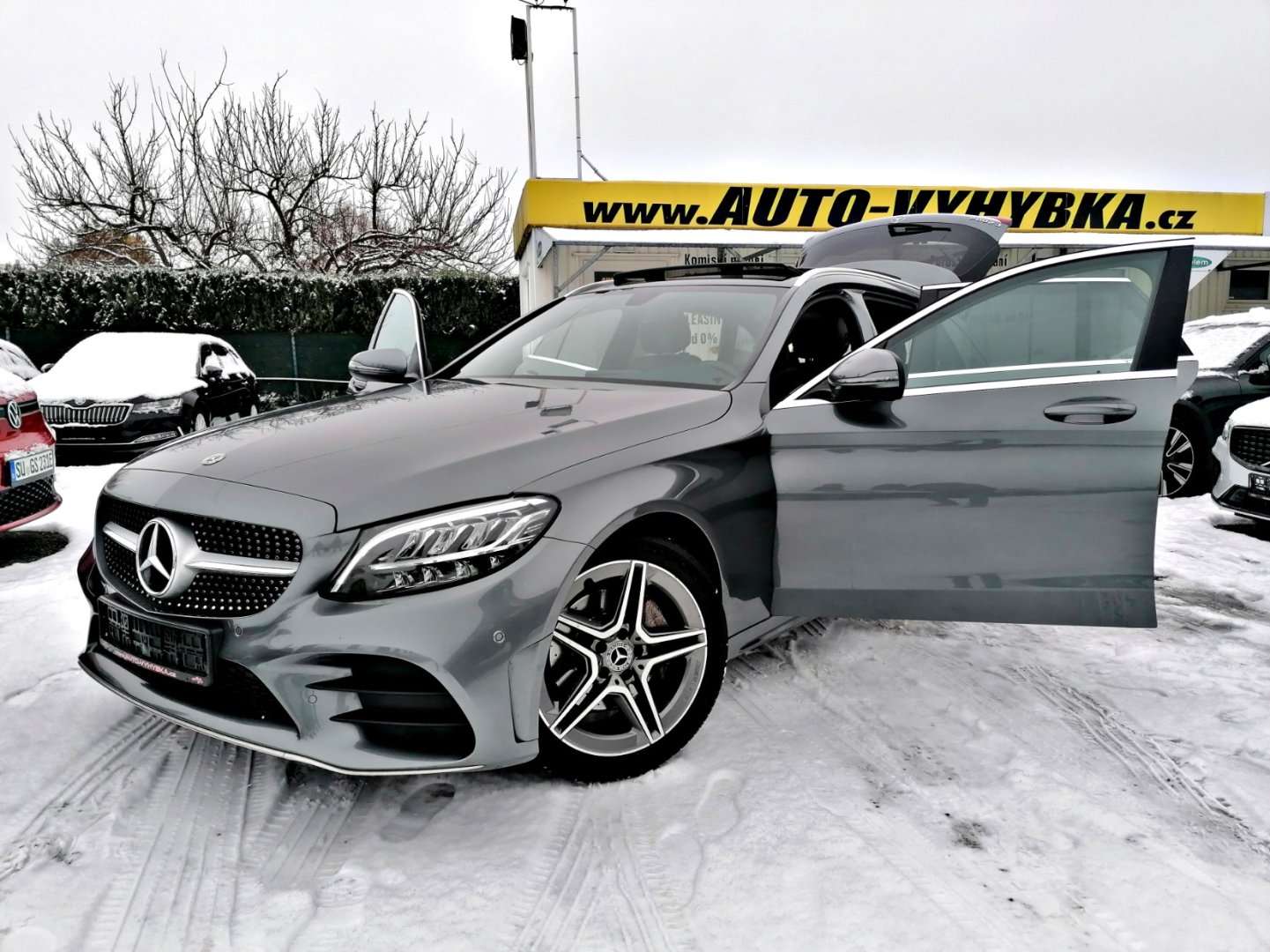 Mercedes-Benz Třídy C 200D AMG,9G,LED,Panorama