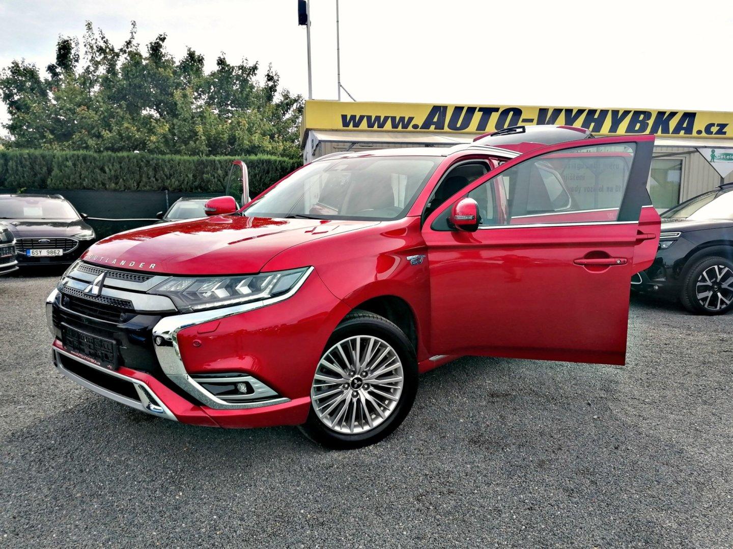 Mitsubishi Outlander 2.4 PHEV,4WD,LED,Kamera,Tažné