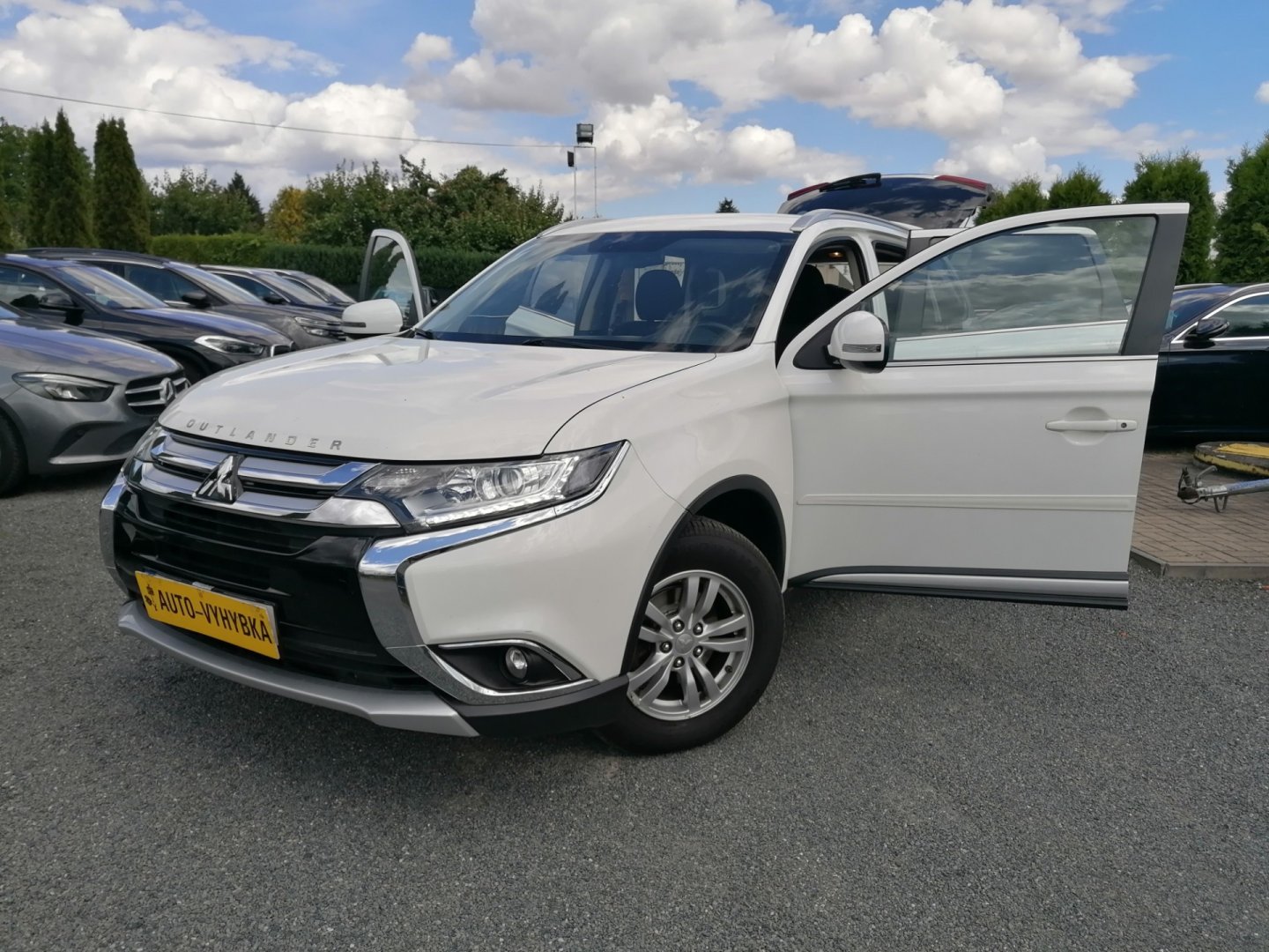 Mitsubishi Outlander 2.2DI-D 4WD 132kW ČR
