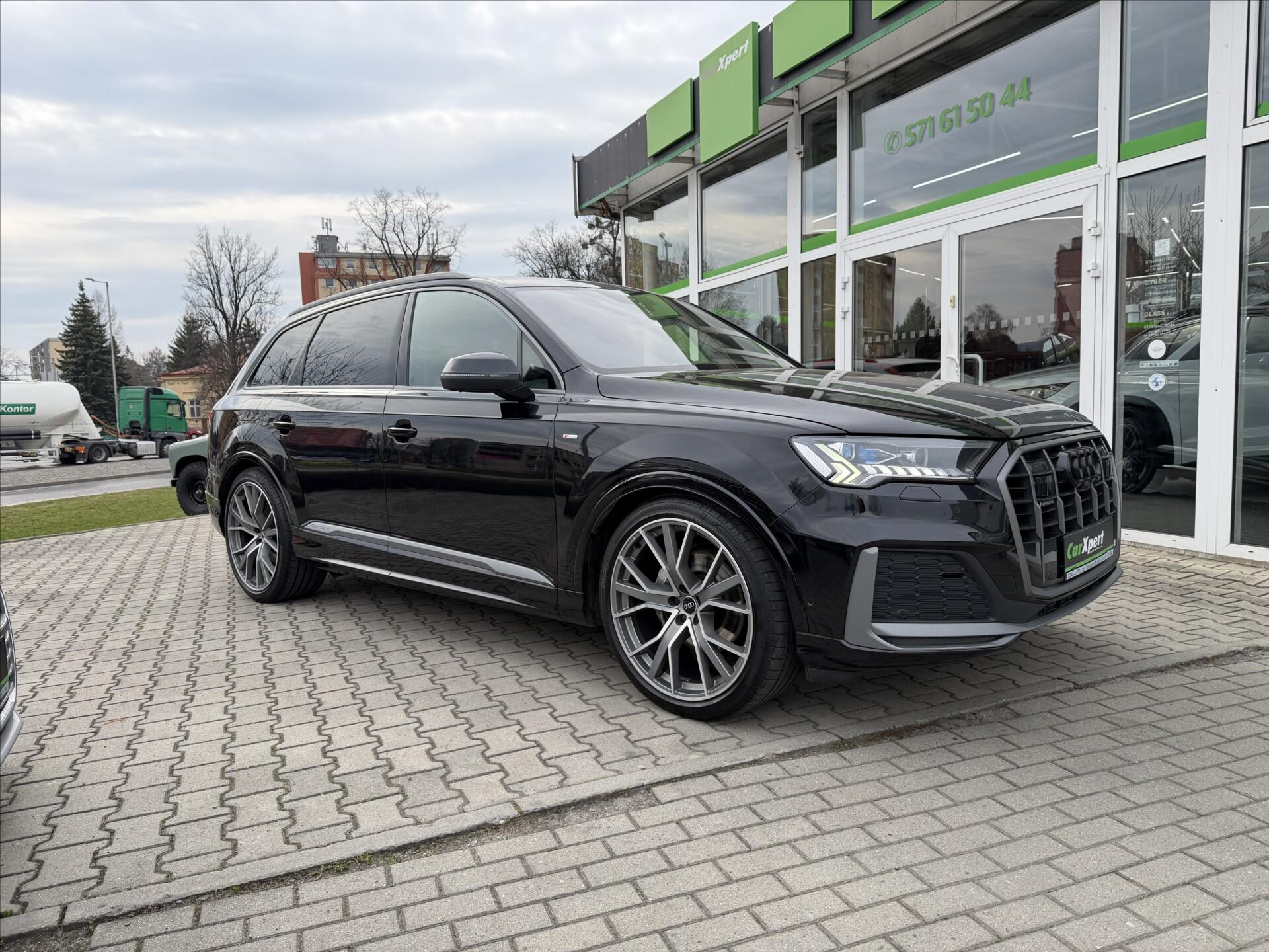 Audi Q7 3,0 S line