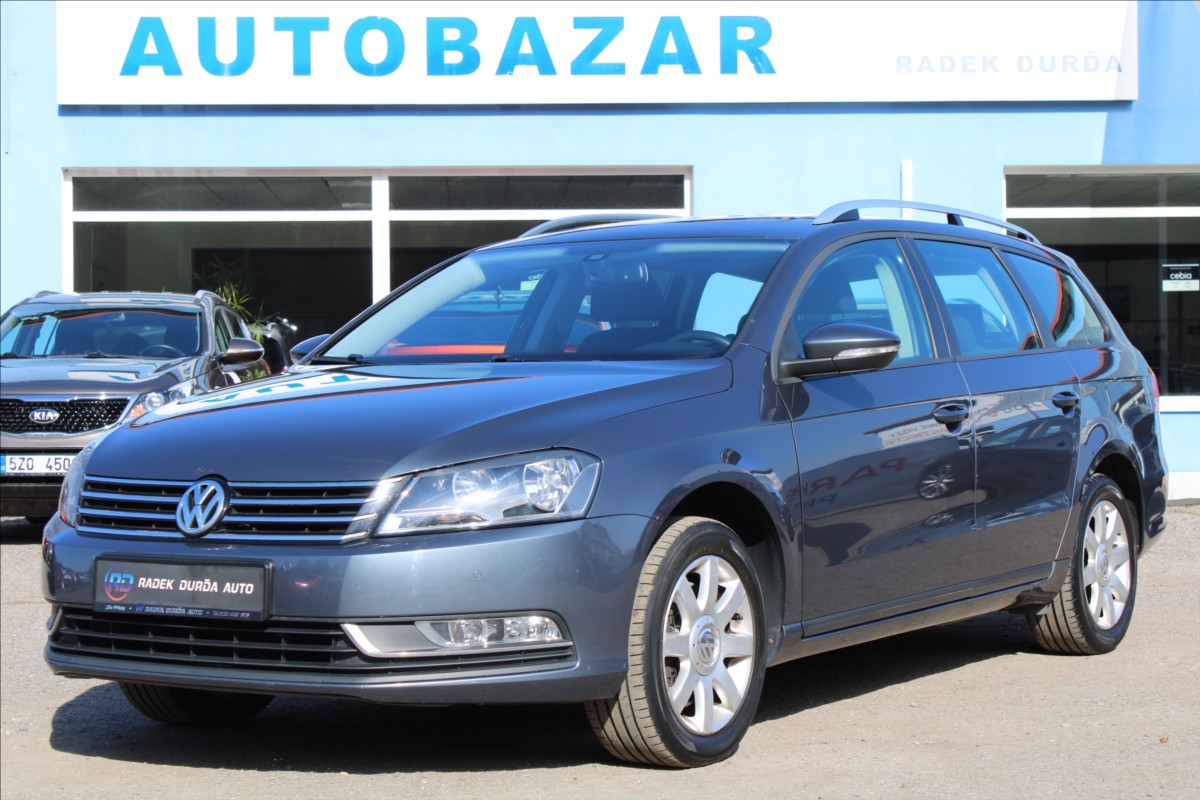 Volkswagen Passat 1,6 TDI NAVIGACE,TAŽNÉ