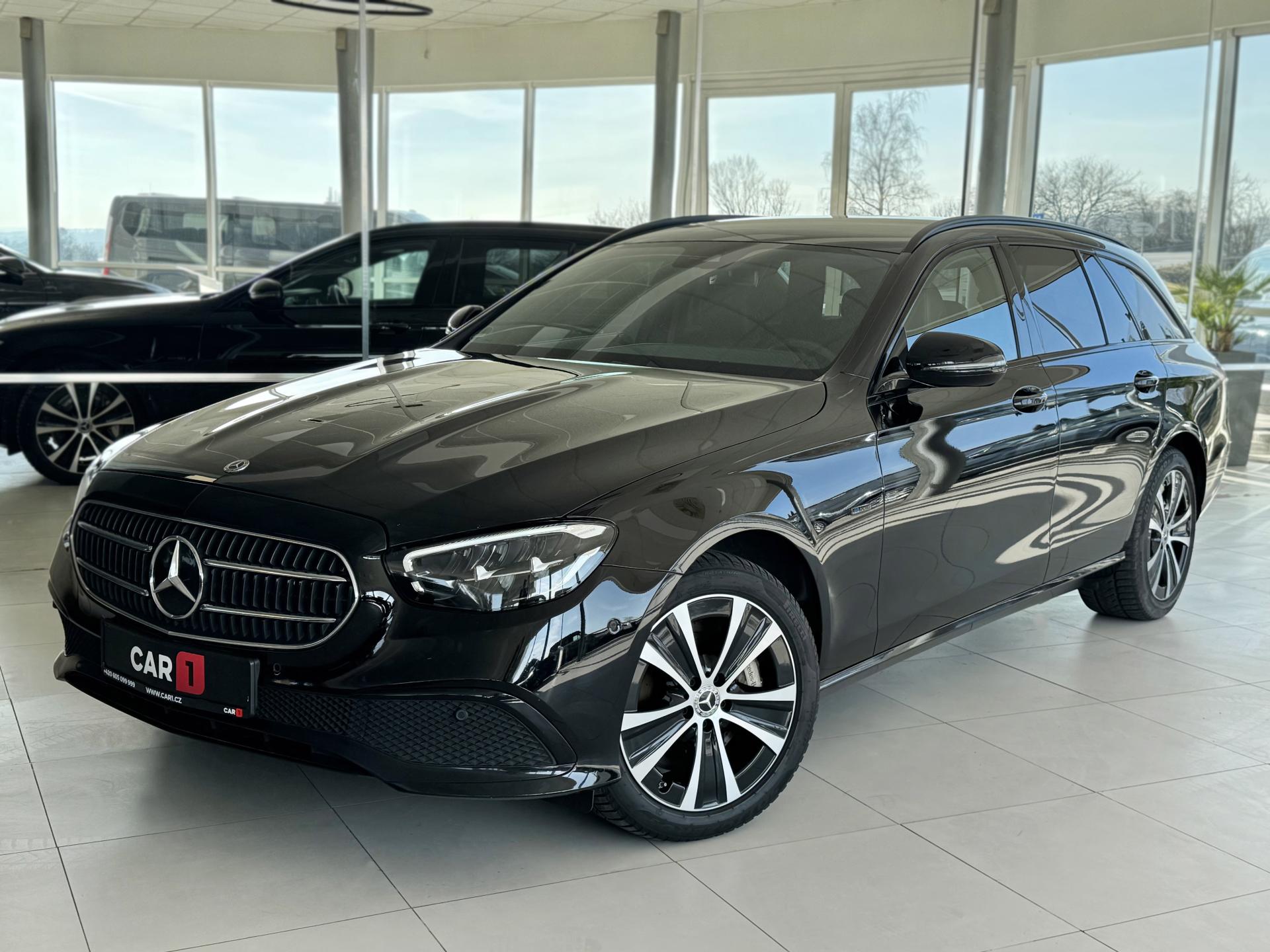 Mercedes-Benz Třídy E 300de 4Matic*Webasto*Tažné*DPH