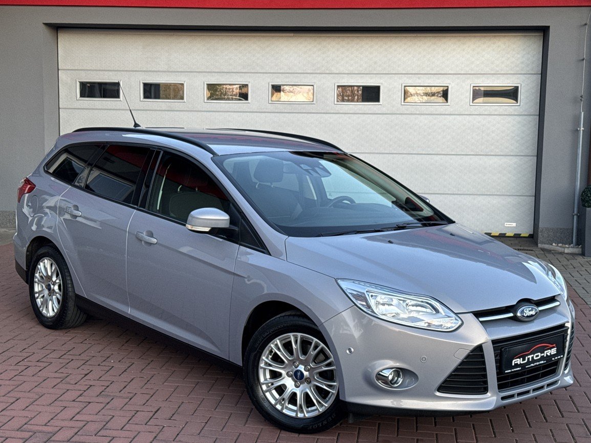 Ford Focus 1.6i Ti-VCT Klima Parkování