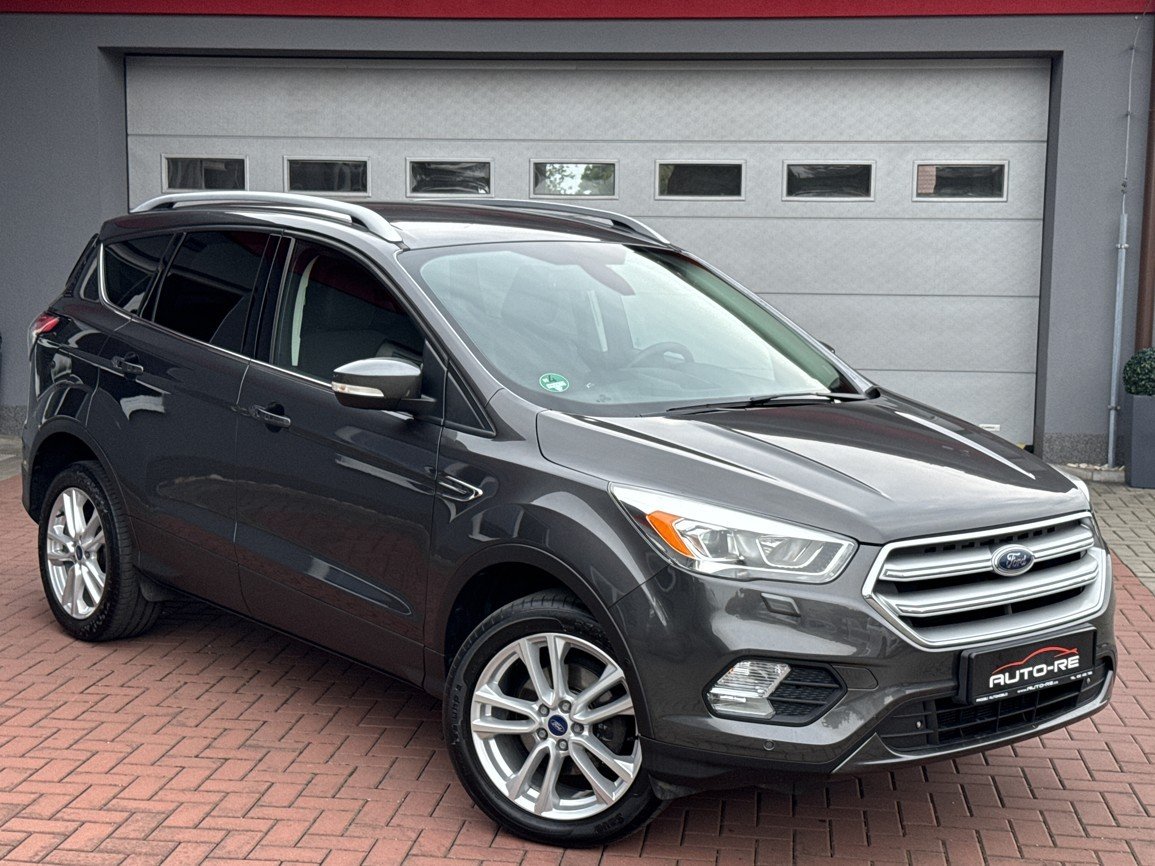 Ford Kuga 1.5i EcoBoost Titanium Xenony