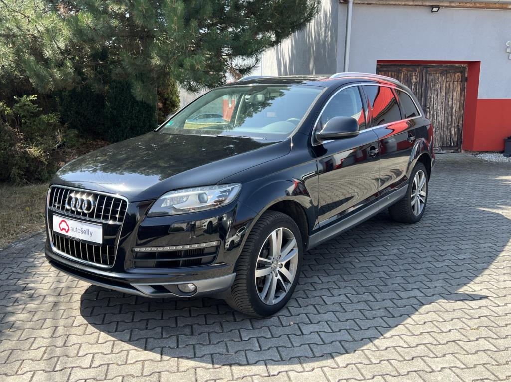 Audi Q7 3,0 TDi QUATTRO 7-MÍST