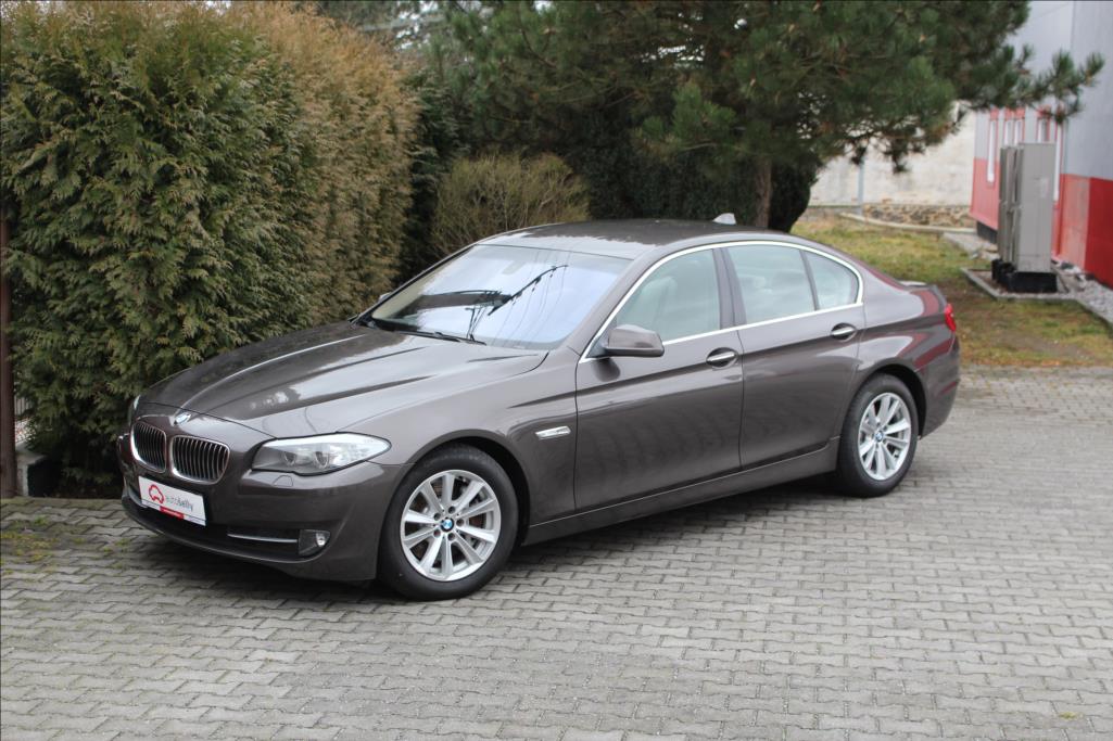 BMW Řada 5 3,0 D NAVI / XENON / 180kW