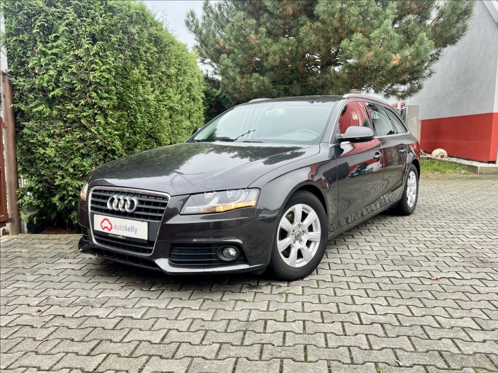 Audi A4 2,0 TDi MMI výhřevy KEYLESS