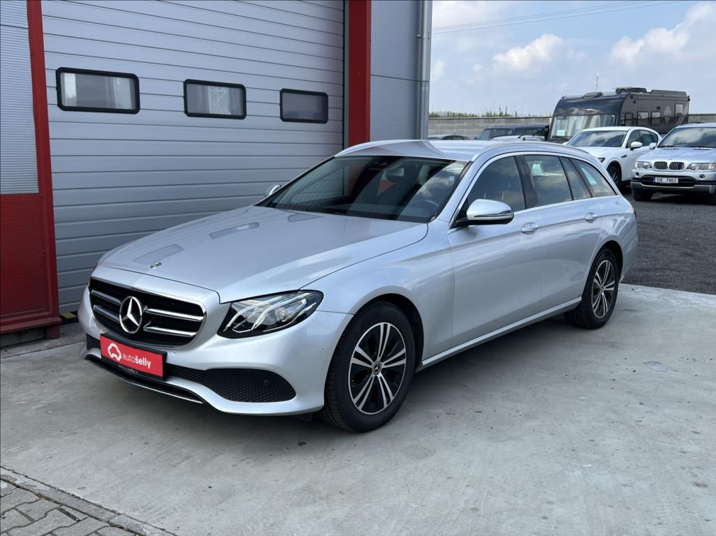 Mercedes-Benz Třídy E 2,0 E 220 d / 9G-TRONIC
