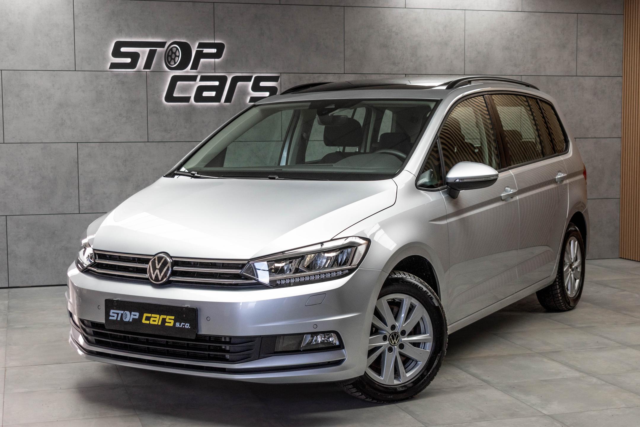 Volkswagen Touran 1.5 TSI DSG*7.MÍST*ACC*ČR 1.M*