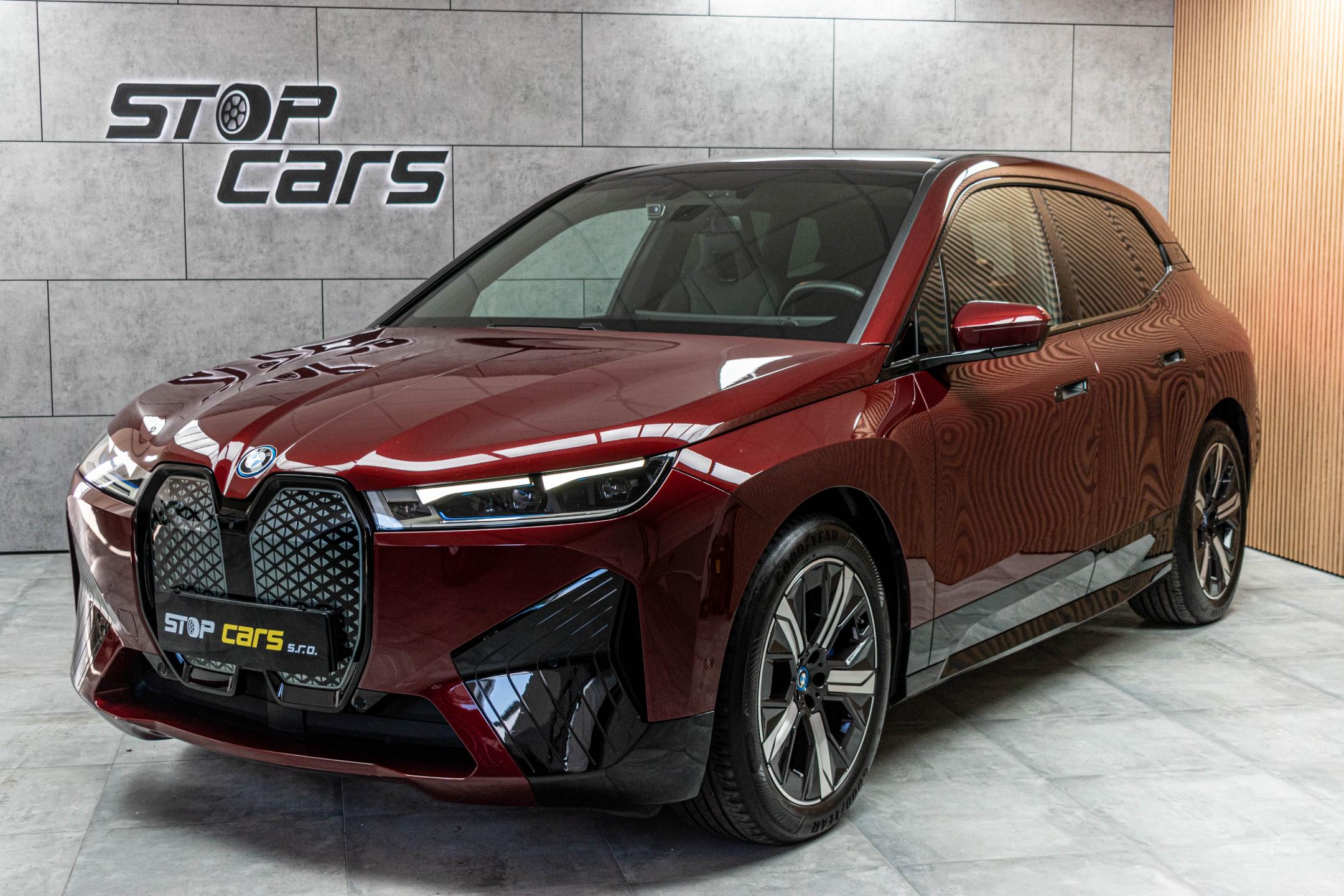 BMW iX xDrive40 ZÁRUKA 4roky*TAŽNÉ*ČR