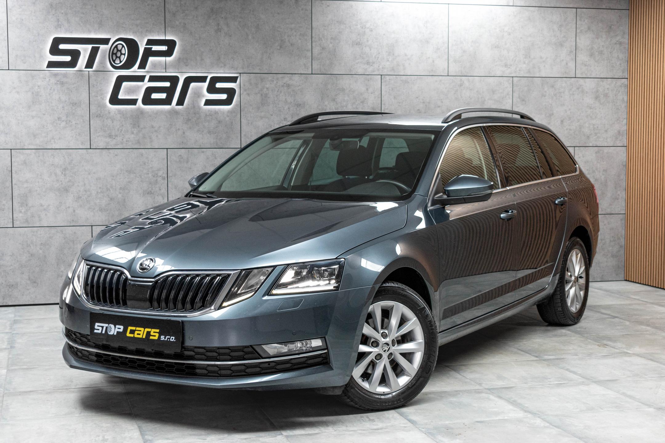 Škoda Octavia 1.6 TDI STYLE*CARPLAY*KESSY*ČR