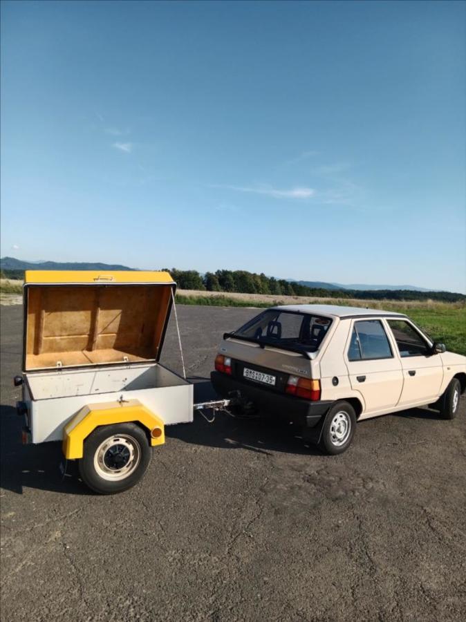 Škoda Favorit 1,3 136L + Vozík