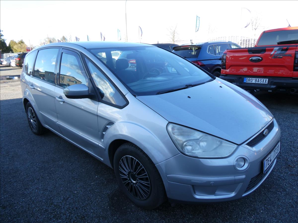 Ford S-MAX 2,0 TDCi 103kW,závěs,auto klim