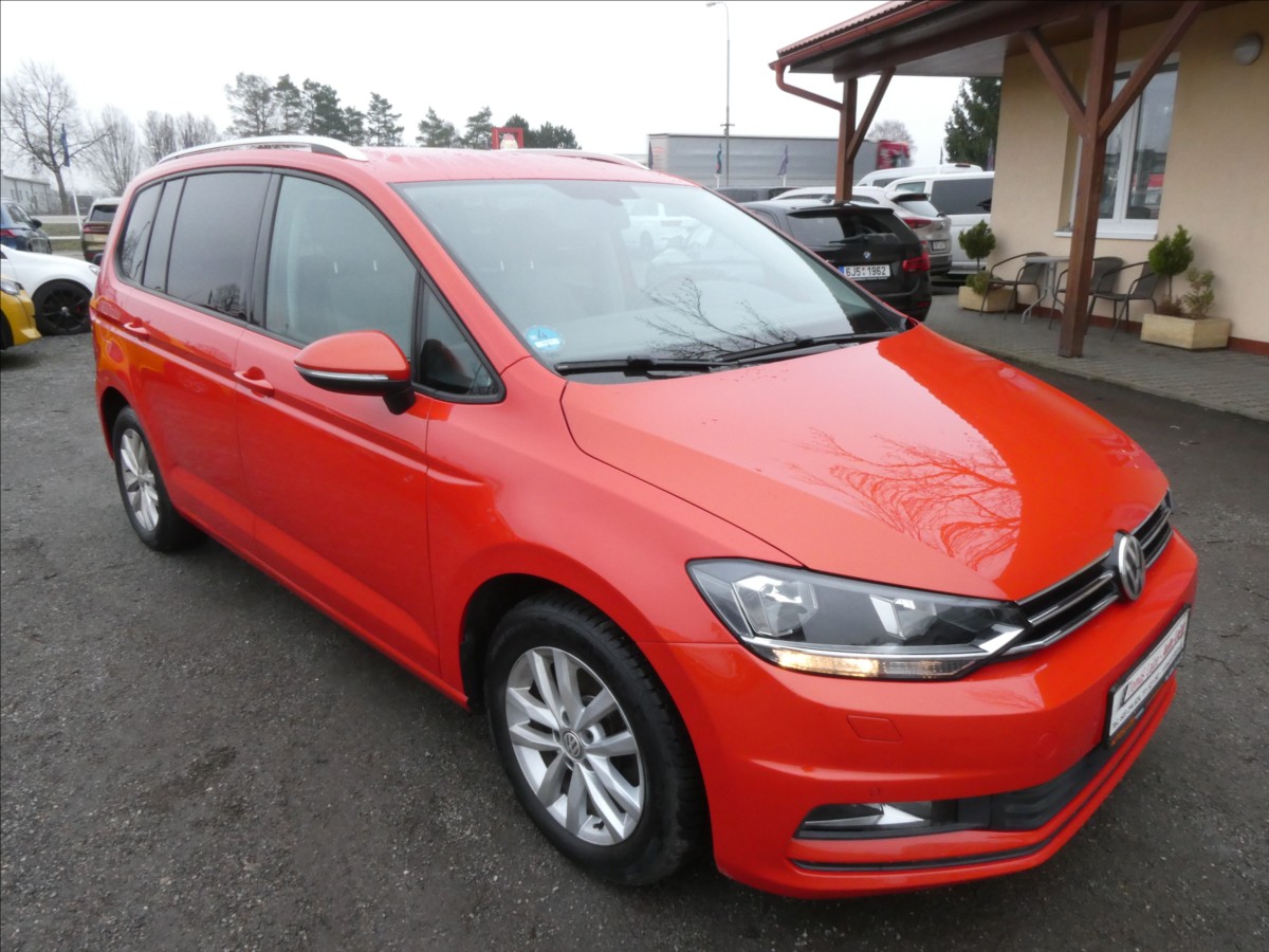 Volkswagen Touran 1,2 TSi 81kW webasto, 7.míst