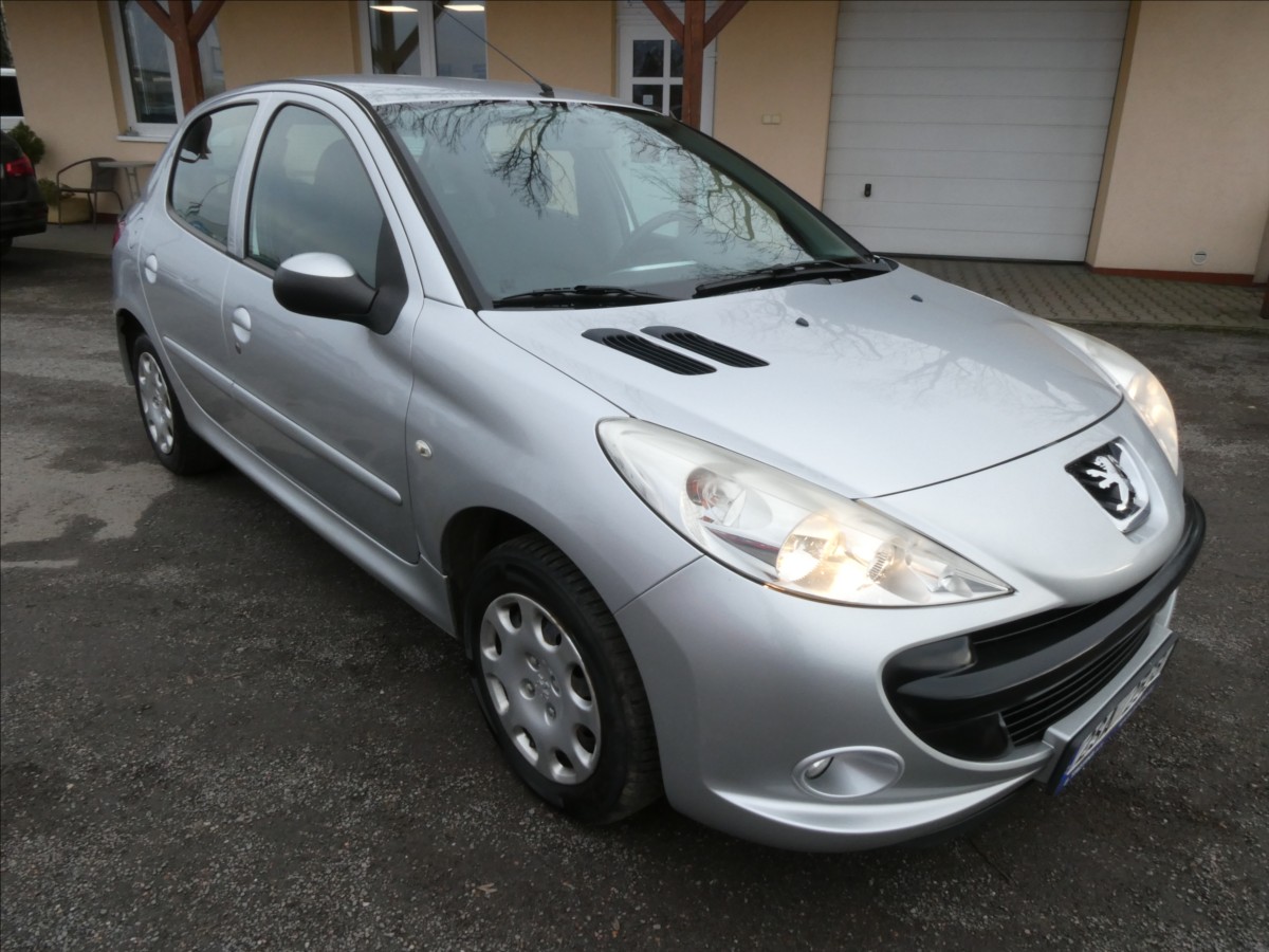 Peugeot 206 1,4 i 55kW Plus, KLIMA