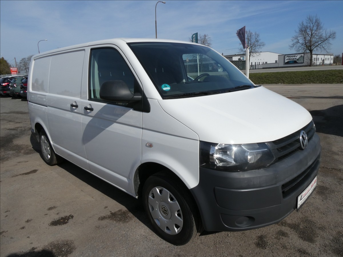 Volkswagen Transporter 2,0 TDi 75kW 1.MAJITEL, závěs