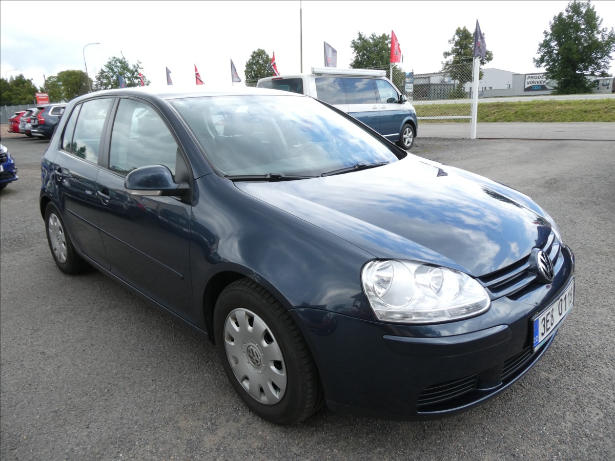 Volkswagen Golf 1,4 i 16V serviska,ČR,2.majite