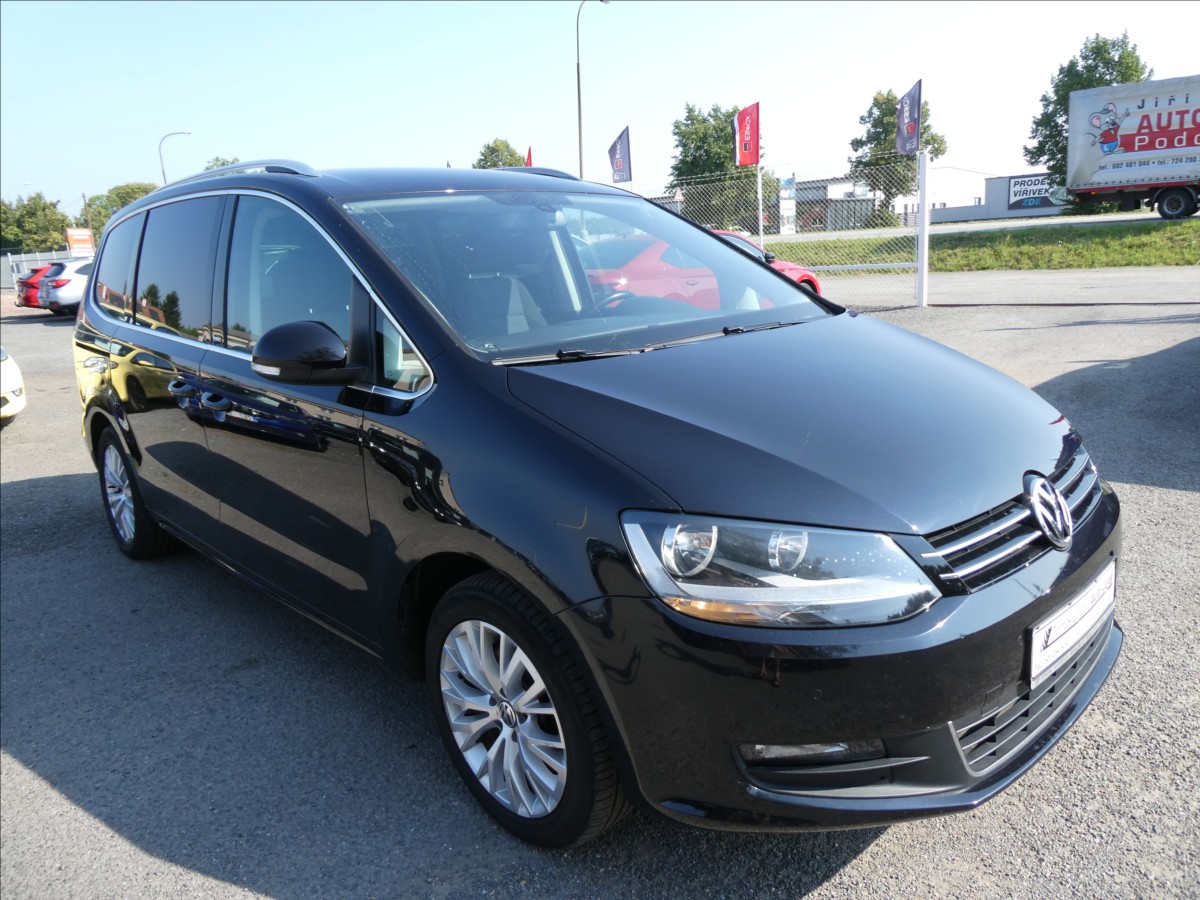 Volkswagen Sharan 2,0 TDi DSG STYLE serviska