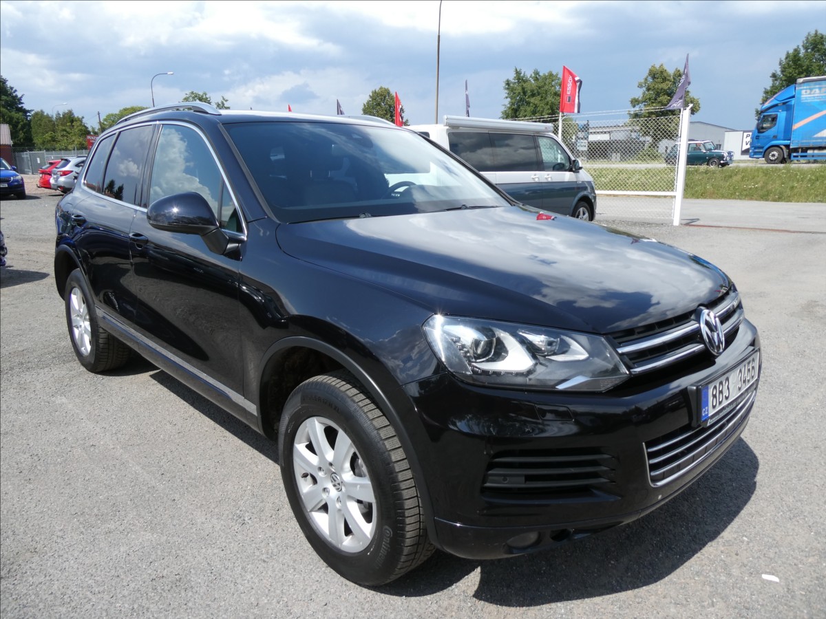Volkswagen Touareg 3,0 TDi V6 180kW, webasto, DPH
