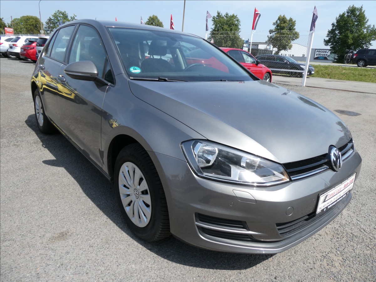 Volkswagen Golf 1,2 TSi 81kW auto klima, závěs