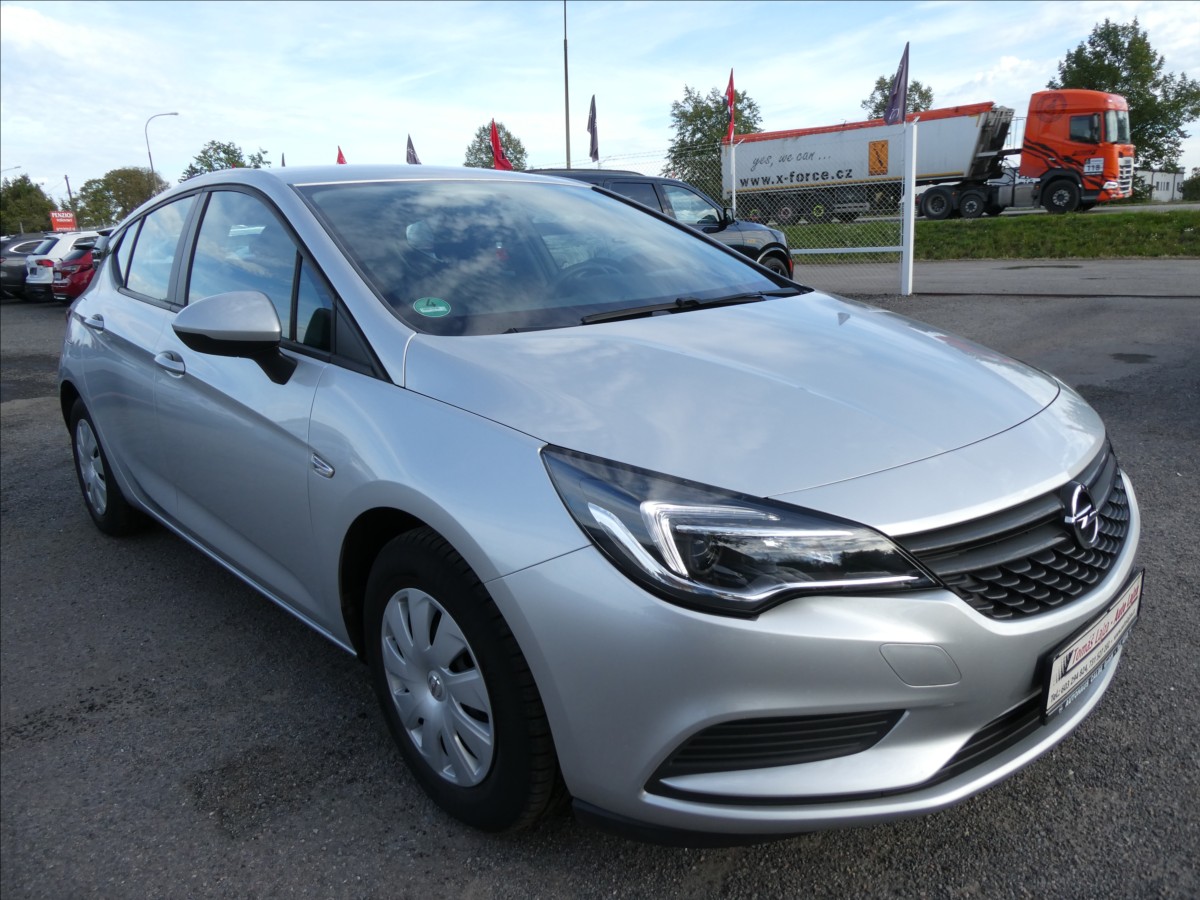 Opel Astra 1,4 i 74kW 2x kola, serviska