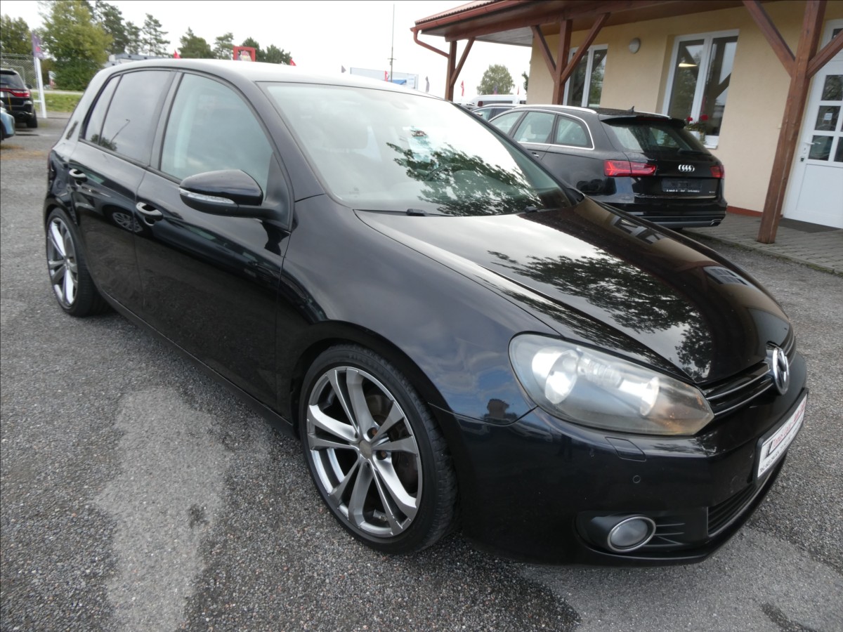 Volkswagen Golf 1,4 TSi 90kW 2xkola,po servise