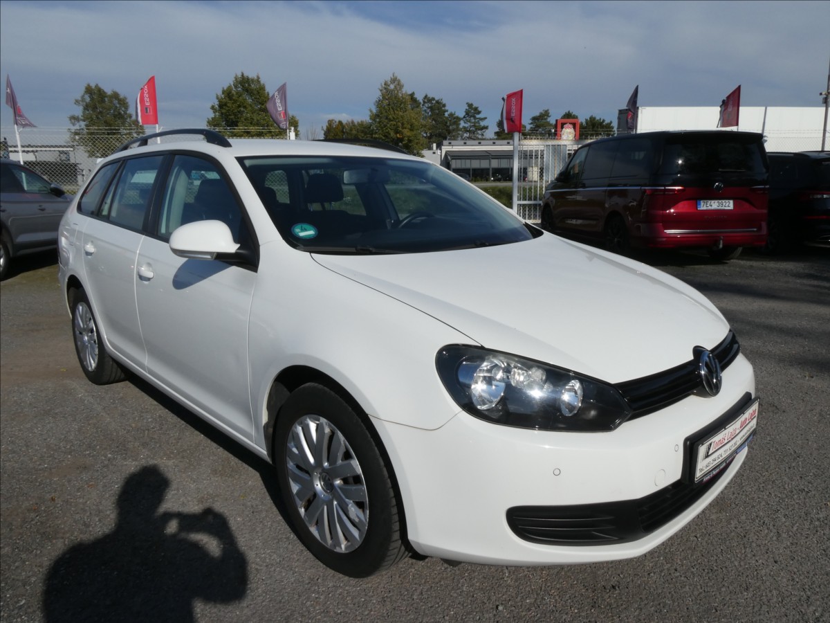 Volkswagen Golf 1,2 TSi 77kW serviska, klima