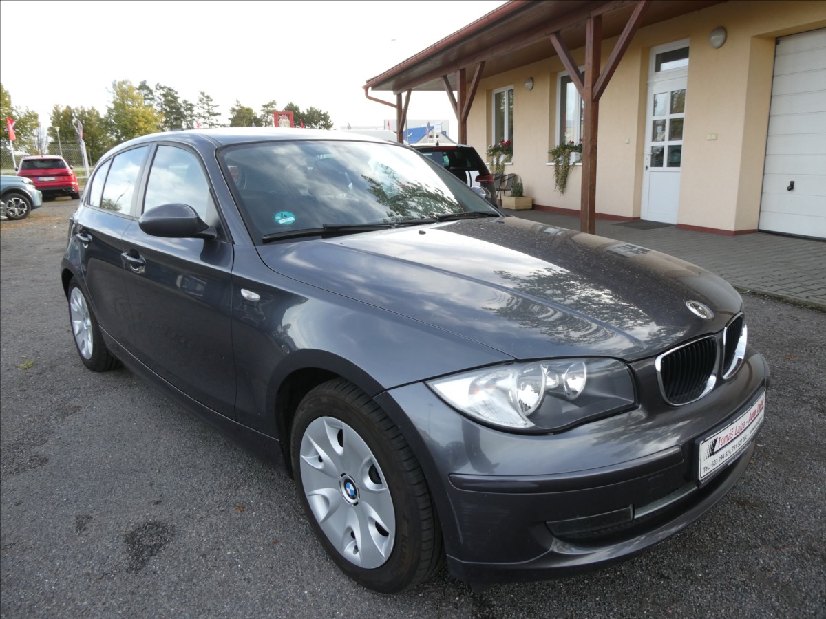 BMW Řada 1 1,6 i 85kW serviska, 2.majitel