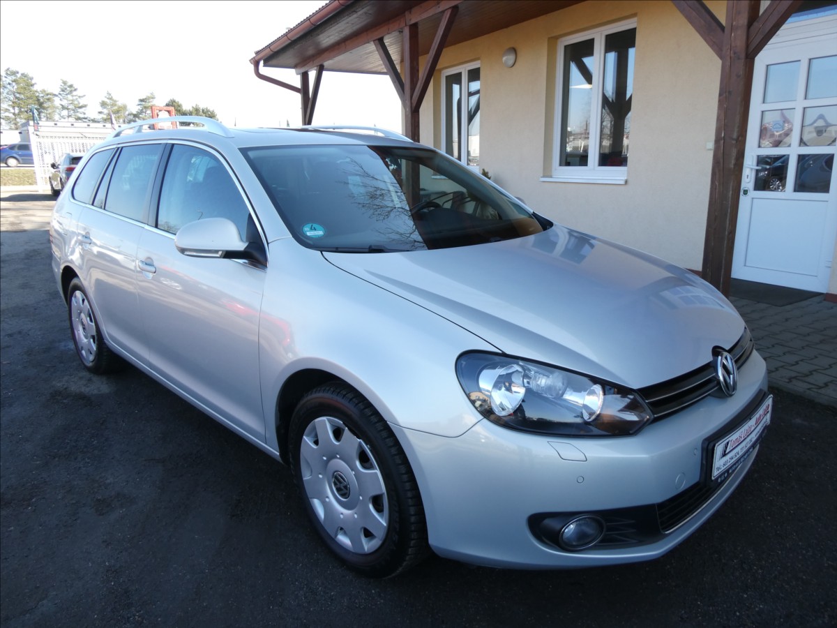 Volkswagen Golf 1,4 TSi90kW 1.MAJITEL,SERVISKA