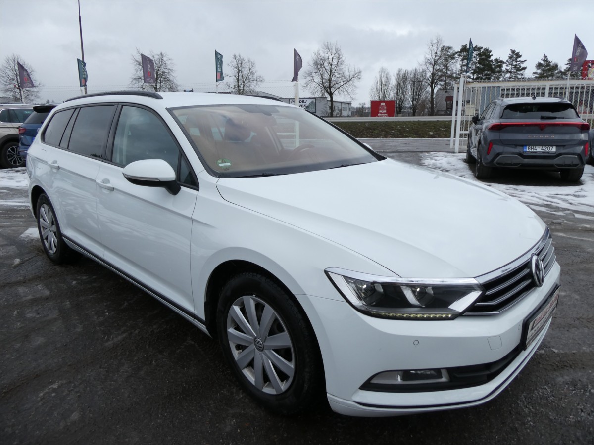 Volkswagen Passat 2,0 TDi 110kW 1.MAJITEL, NAVI
