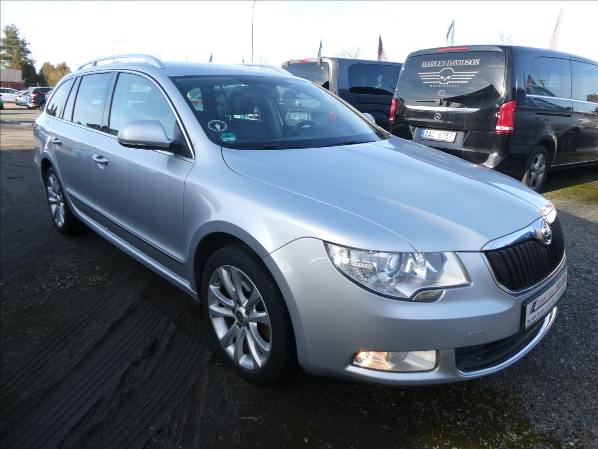Škoda Superb 2,0 TDi 125kW,závěs,kůže,xenon