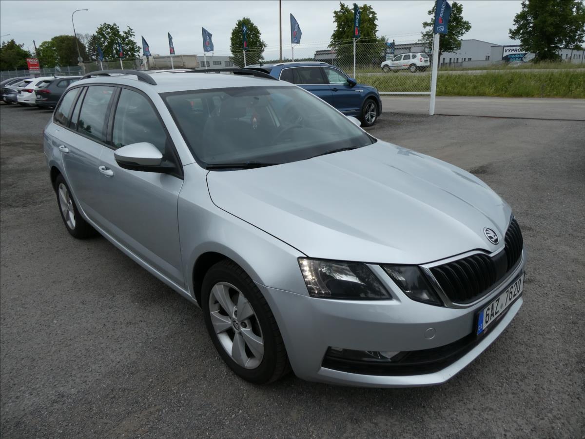 Škoda Octavia 1,6 TDi koupeno v ČR,klima