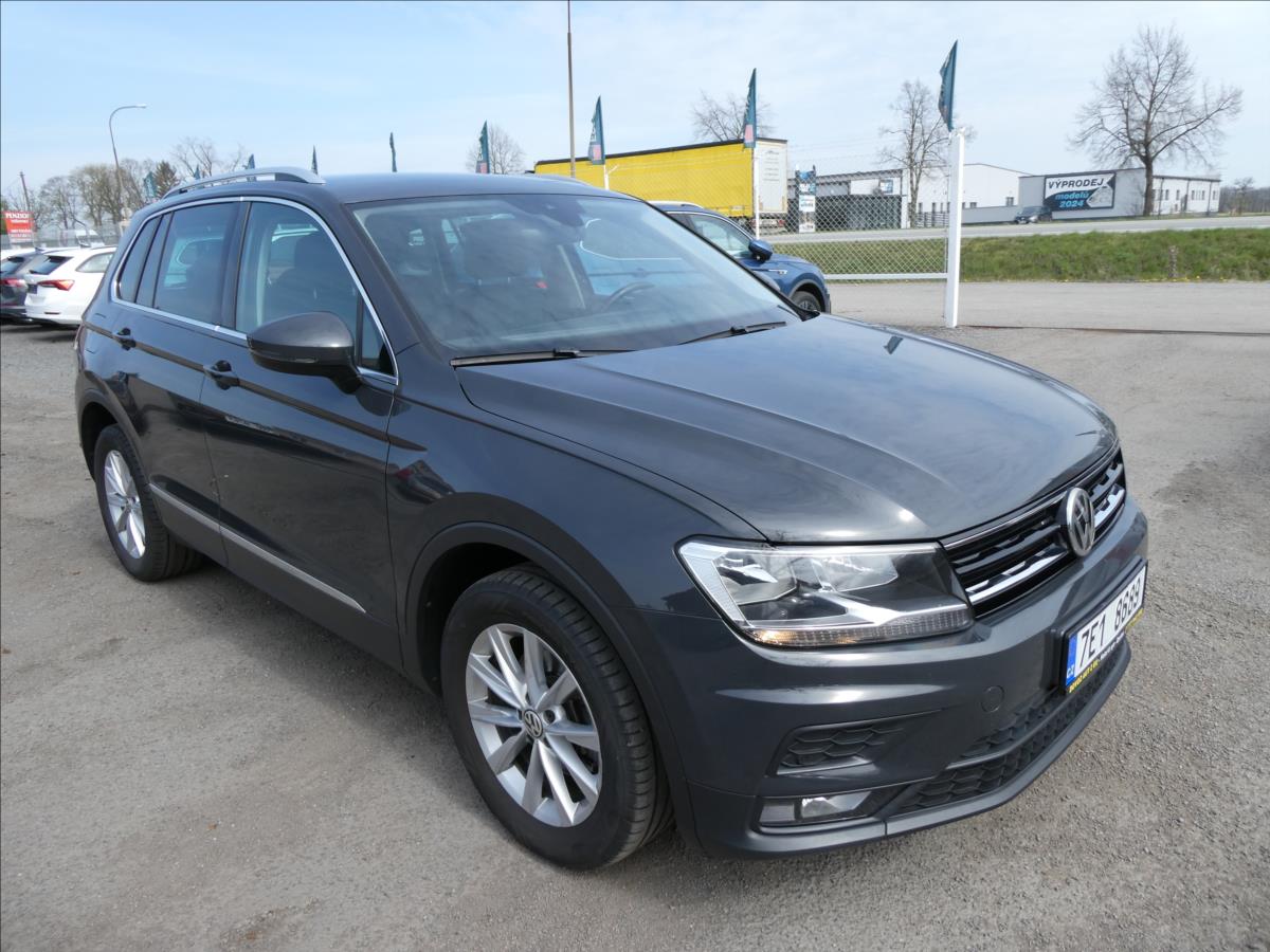 Volkswagen Tiguan 2,0 TDi 110kW serviska,navigac