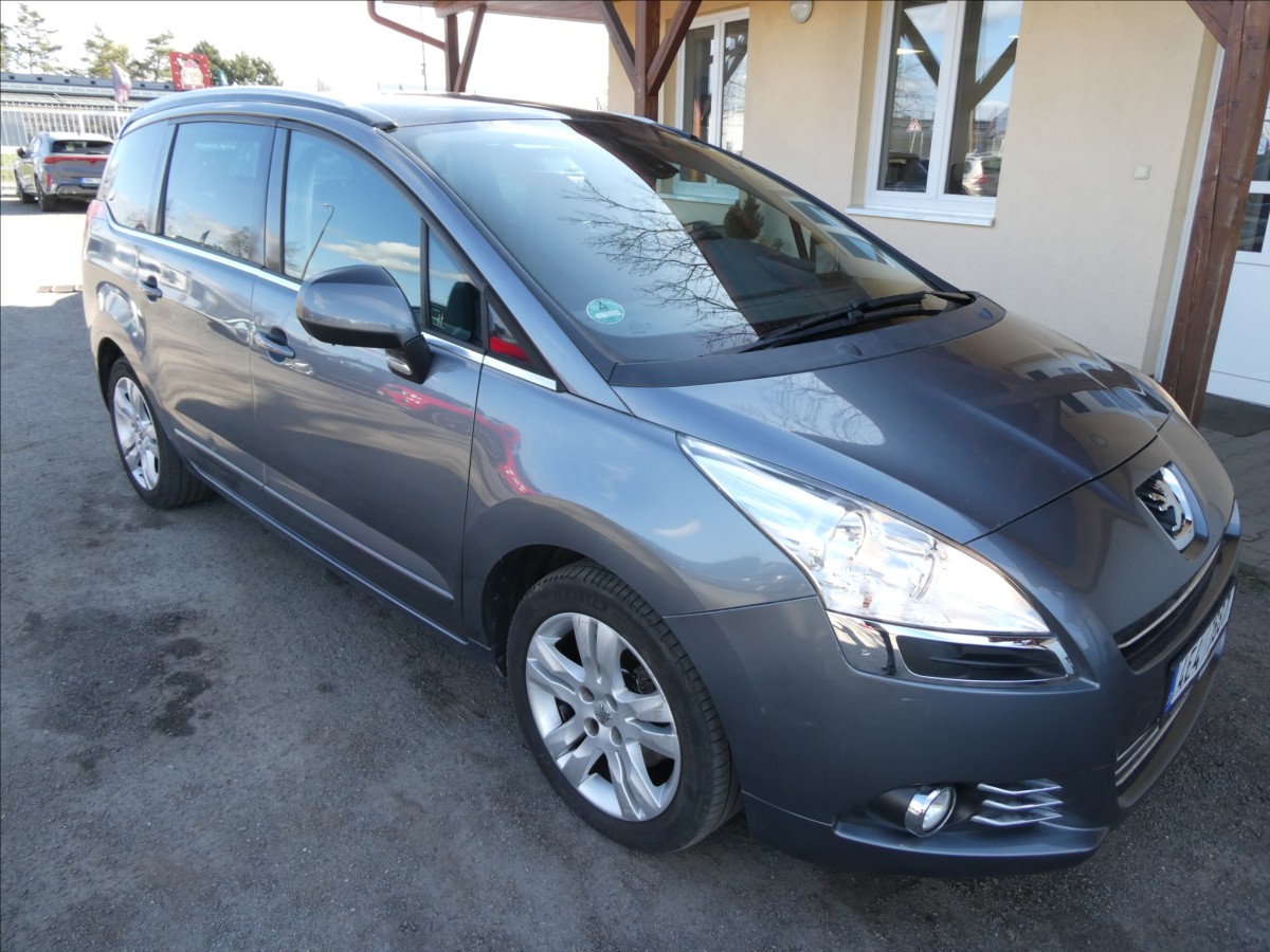Peugeot 5008 1,6 115kW 1.MAJITEL, 2x kola