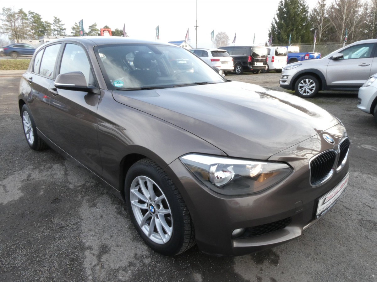 BMW Řada 1 1,6 i 75kW 2x kola, po servise