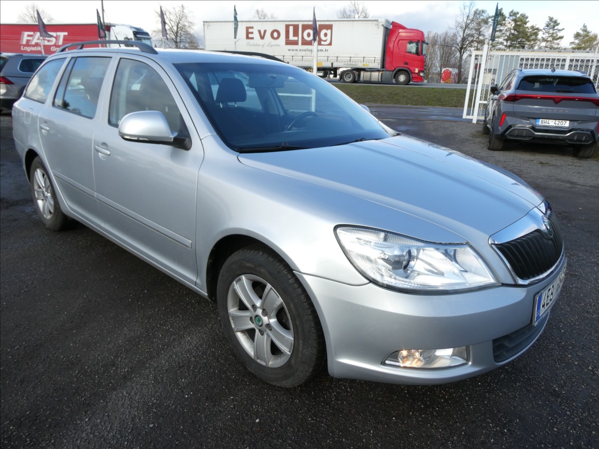 Škoda Octavia 1,9 TDi 77kW Ambiente,2 x pneu