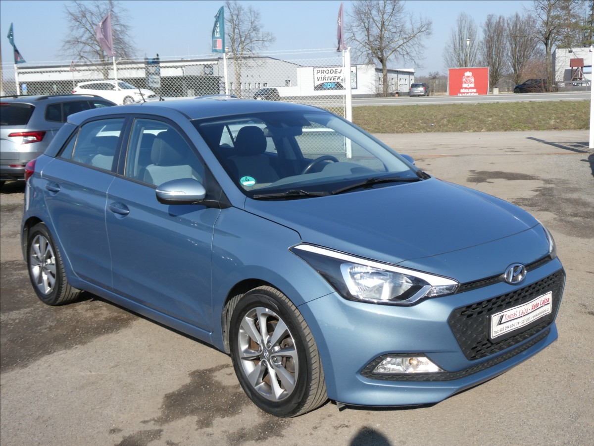 Hyundai i20 1,1 CRDi 1.majitel, webasto