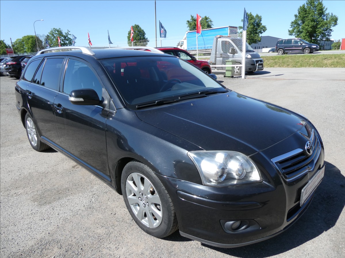 Toyota Avensis 1,8 VVT-i 95kW 2x kola,servisk