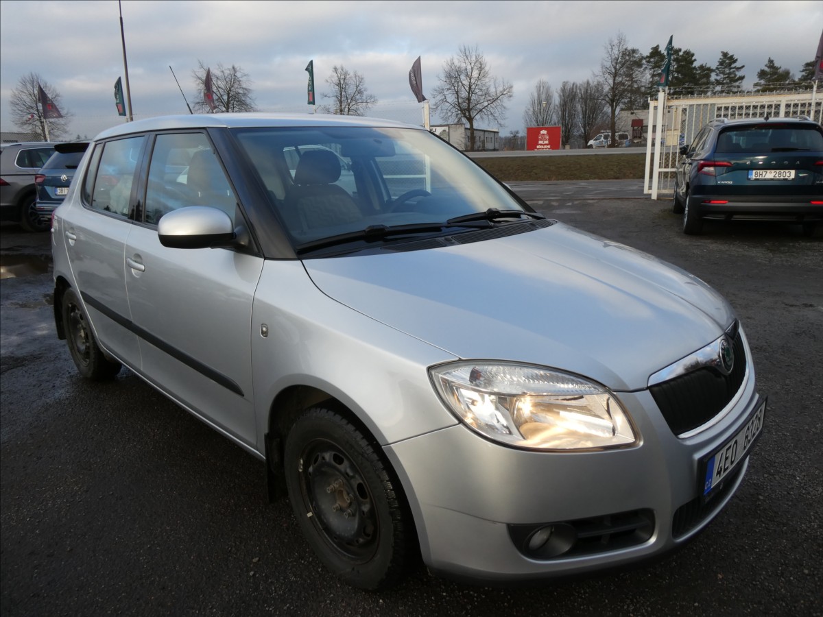 Škoda Fabia 1,2 HTP 51kW 2x kola, serviska