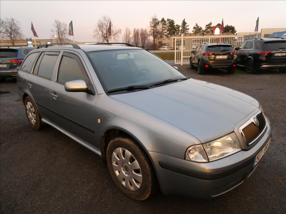 Škoda Octavia 1,6 MPi 2x kola,závěs,serviska