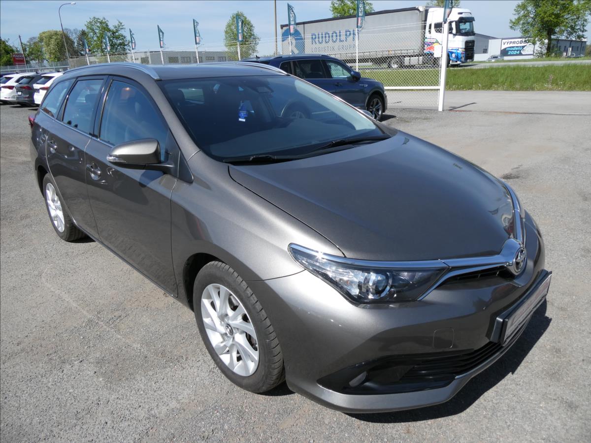Toyota Auris 1,3 VVT-i 73kW 2x kola, NAVI