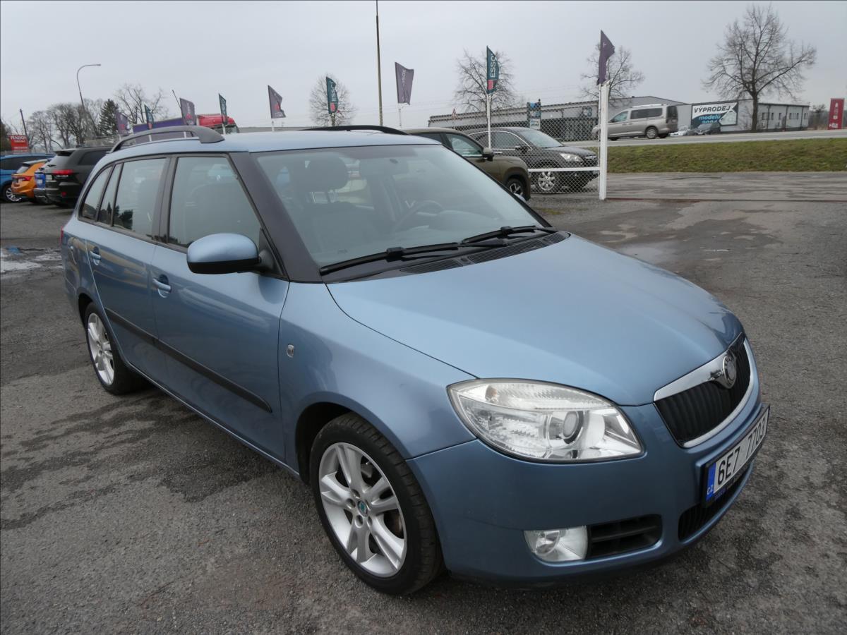 Škoda Fabia 1,4 16V 63kW,2 x kola,tempomat